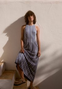 Next STRIPED - Maxi ruha - blue