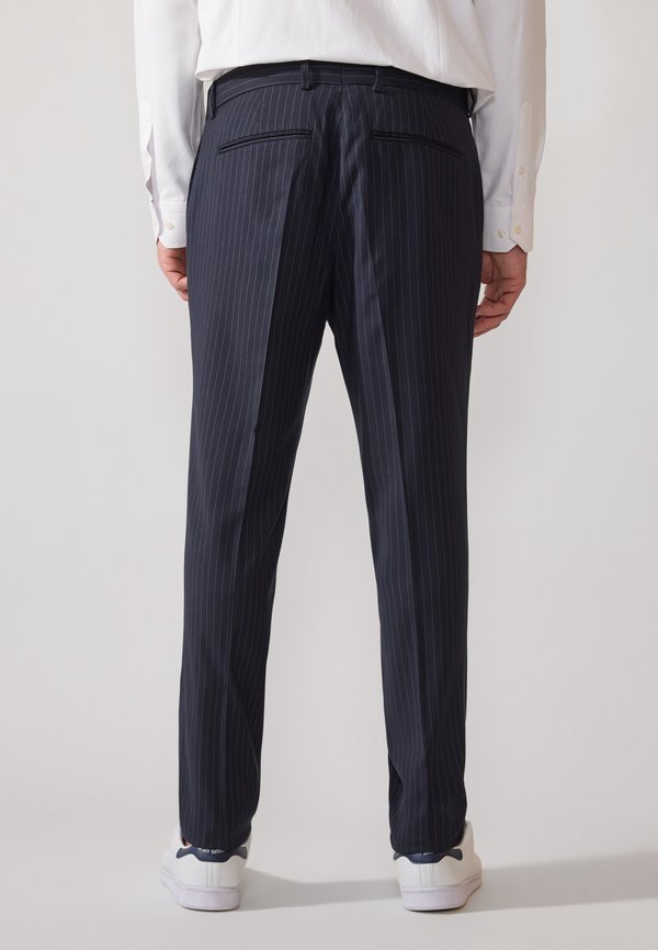 PINSTRIPE SUIT - Suit3