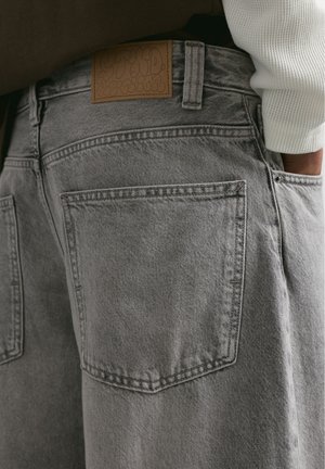PULL&BEAR, RELAXED FIT BAGGY - JEANS - Baggy Jeans - light grey