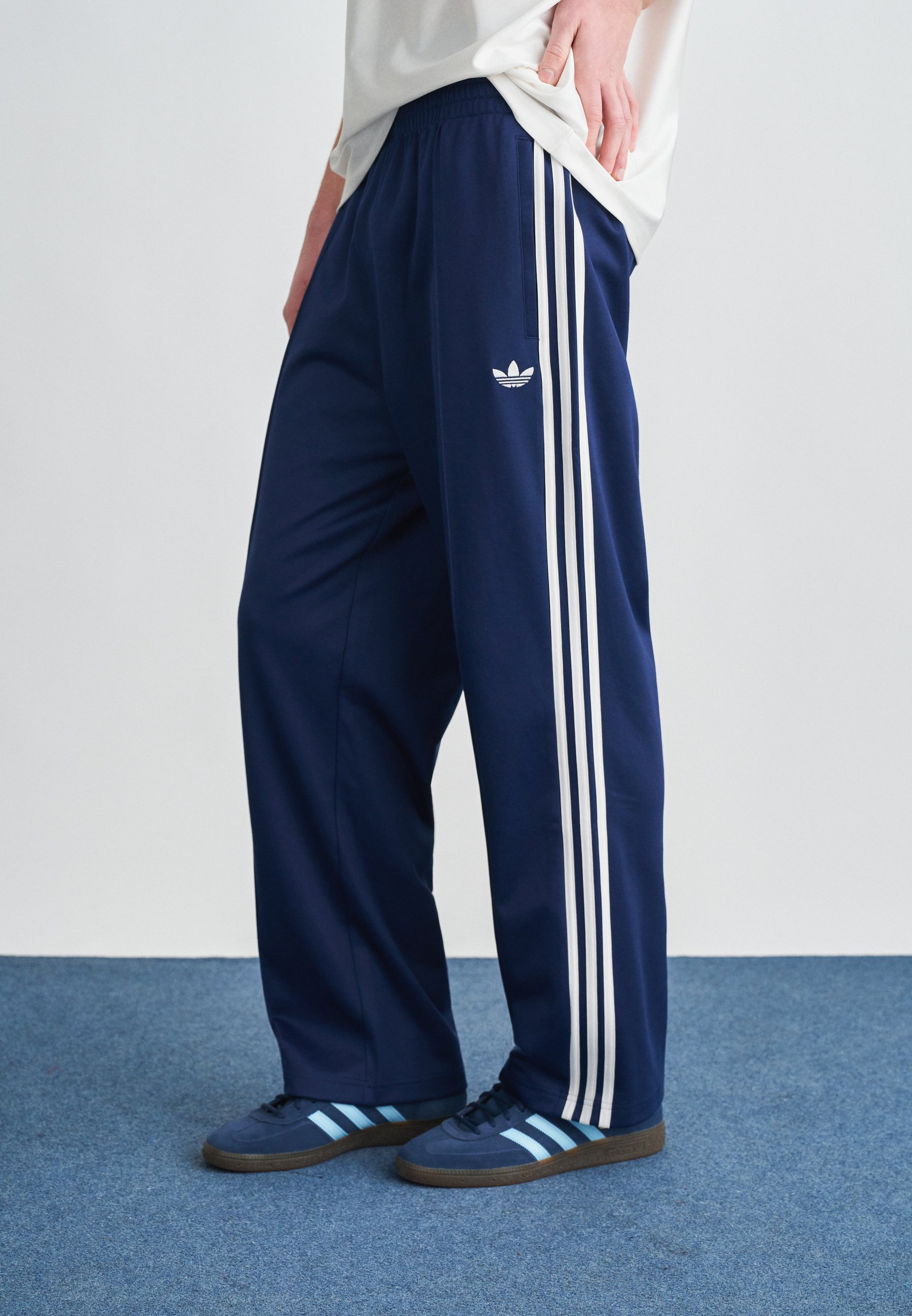 adidas Originals FIREBIRD OVERSIZED FIT UNISEX - Tracksuit bottoms
