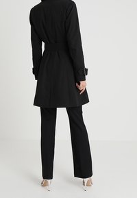 Anna Field Trenchcoat - black