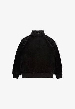 Zwarte sweater met ritssluiting, gemaakt van zachte stof, voorzien van een hoge kraag en geribde manchetten. Minimalistisch ontwerp met een subtiel logodetail aan de voorkant.