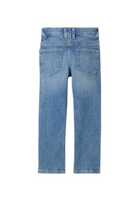 Jeans in denim azzurro chiaro con design a gamba dritta, caratterizzati da due tasche posteriori e dettagli di cucitura sottili lungo la cintura e le cuciture.