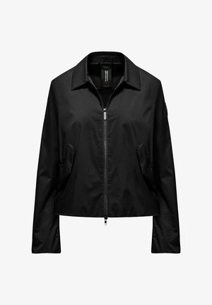 Schwarze, leichte Jacke mit Frontreißverschluss, weitem Kragen, langen Ärmeln und zwei schrägen Taschen.