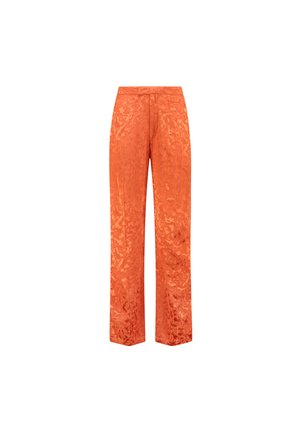 Oranje, getextureerde broeken met een losse fit, voorzien van een straight leg ontwerp en een subtiele glans. Geen zichtbare hardware of accenten.