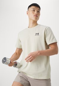 Under Armour LOGO HEAVYWEIGHT - Pamata T-krekls - silt/black