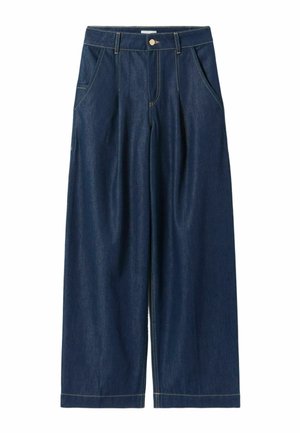 Pantaloni in denim a gamba larga di colore blu scuro con design classico a cinque tasche, pieghe frontali e cuciture gialle a contrasto lungo le cuciture.