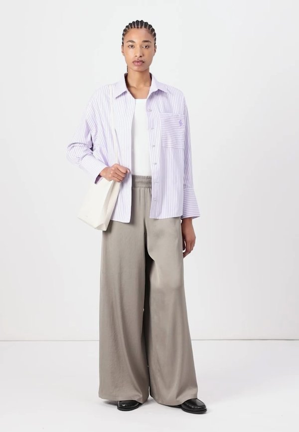 EMILY SHIRT - Button-down blouse - purple2