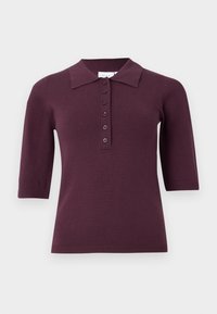 Burgundia nööri polo särk, millel on krae, lühikesed varrukad ja viie nööbiga klapp. Sellel on ribaline hem ja pehme tekstuur.