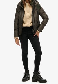 Superdry & Co Chaqueta de invierno - olive