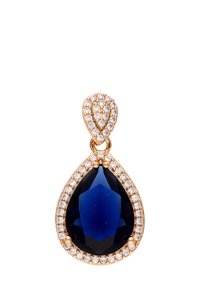 Druppelvormige hanger met een grote saffier omringd door kleine heldere rhinestones, met een goudkleurige metalen zetting en ingewikkelde details.