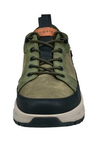 Grüne und beige Sneaker mit strukturiertem Finish, Schnürdesign, einem braunen Leder-Label und einer schwarzen Gummisohle.