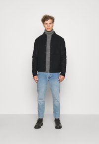 DRYKORN ARVID - Jersey de punto - grau