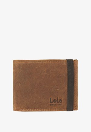 Cartera de cuero marrón con una superficie texturizada, banda elástica negra, bordes cosidos y logotipo en relieve "Lois desde 1962."