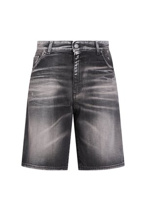 Przygaszone czarne szorty z denimu z przednim guzikiem, suwakiem, szlufkami na pasek oraz bocznymi i kieszonką na monety, z delikatnymi przetarciami.