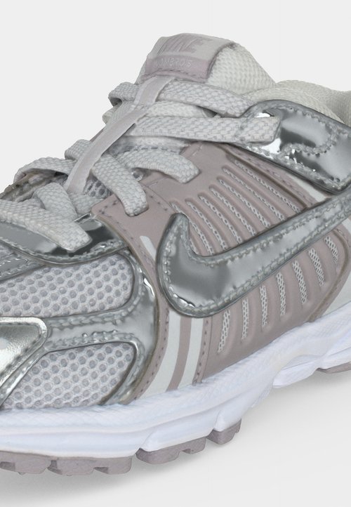 Nike Vomero 5 TD 'Vast Grey Silver Lilac' — photo 7