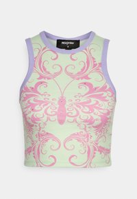 Grön och lila crop top med utsmyckad rosa blommönster och små rhinestone-accenter. Har en rund halsringning och är ärmlös.