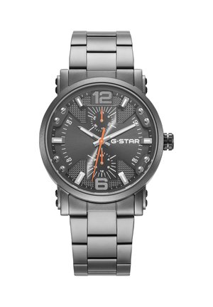 Reloj de pulsera de metal con esfera negra, índices horarios plateados, dos subesferas, segundero naranja y logotipo de G-STAR en una pulsera de acero enlazada.