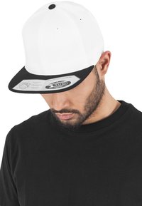 Flexfit Sapka - white/ black