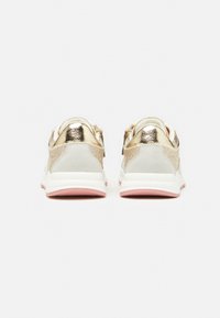 Friboo Sneakersy niskie