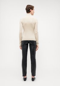 Vero Moda Tall VMHAPPINESS ROLLNECK  - Strikkegenser - oatmeal