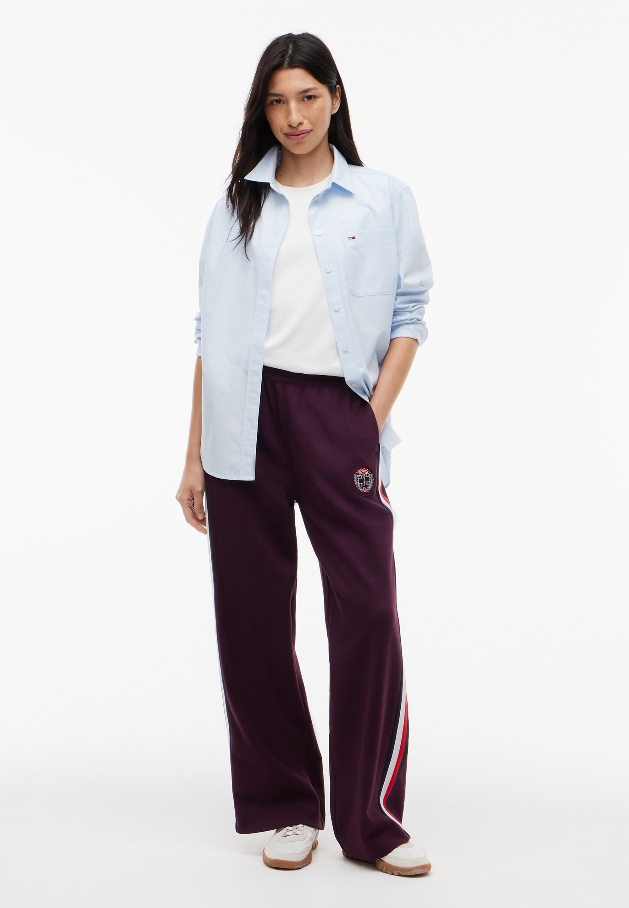 Tommy Jeans 글로벌 스트라이프 크레스트 조거 팬츠