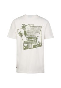 Wit katoenen T-shirt met een groene grafische print van een vintage autoreparatieservicebord met palmbomen en tekstdetails op de achterkant.