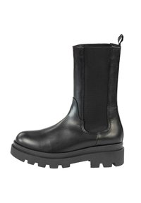 Chunky zwarte enkelboot met een glad leren bovenkant, elastische zijpanelen en een dikke, gestructureerde rubberen zool. Voorzien van een trekhaak voor gemakkelijk aan- en uittrekken.