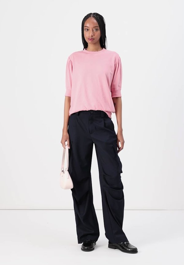 SMELA - Basic T-shirt3