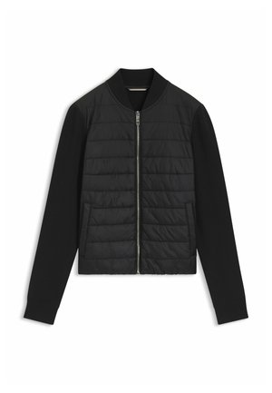 Giacca bomber leggera nera con parte anteriore trapuntata, maniche lisce, chiusura con zip e tasche laterali.