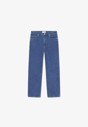 Blauwe spijkerbroek met een rechte pijp, vijf zakken en een standaard knoopsluiting. Het materiaal heeft een klassieke textuur en een gemiddeld gewicht.