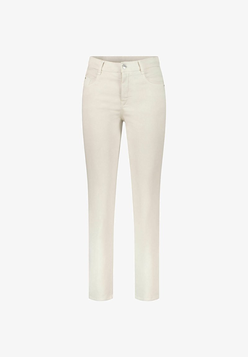 Strakke, roomkleurige broek met knoop- en ritssluiting aan de voorkant, riemlussen en voorzakken, afgebeeld tegen een witte achtergrond.