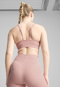 Puma MOVE CLOUDSPUN Sport-BH mit leichter Stützkraft rose