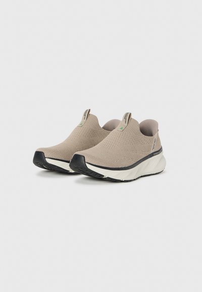 Skechers Chaussons taupe