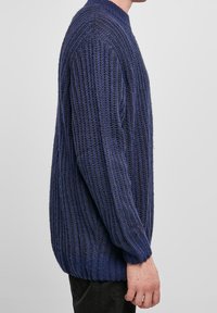 Urban Classics Stickad tröja - dark blue