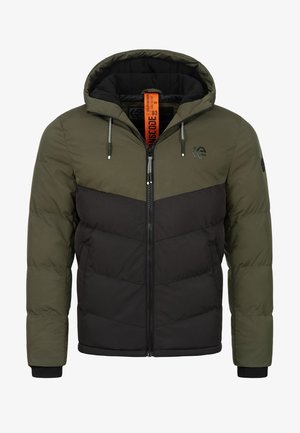 Gevoerde jas met een capuchon, in olijfgroen en zwart met een chevrondesign, ritssluiting en zwarte accenten op de mouwen en de zoom.