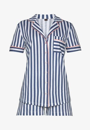 Pigiama a maniche corte con strisce verticali alternate blu navy e bianche, dotato di tasca, chiusura a bottoni e dettagli in piping rosa.