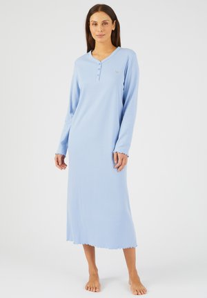 Camisón de manga larga azul claro con textura acanalada, tapeta de botones y dobladillo festoneado. Tejido suave, de longitud media de la pantorrilla.