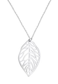 Silberne Anhänger-Halskette mit einem Blattdesign und Ausschnitten, die an einer zarten Kette hängt.