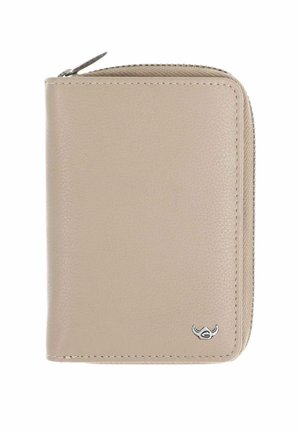 Portefeuille en cuir beige avec fermeture éclair et petit logo argenté en bas à droite, présenté fermé sur fond blanc.