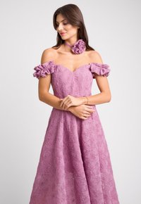 Swing Fashion - Sukienka koktajlowa