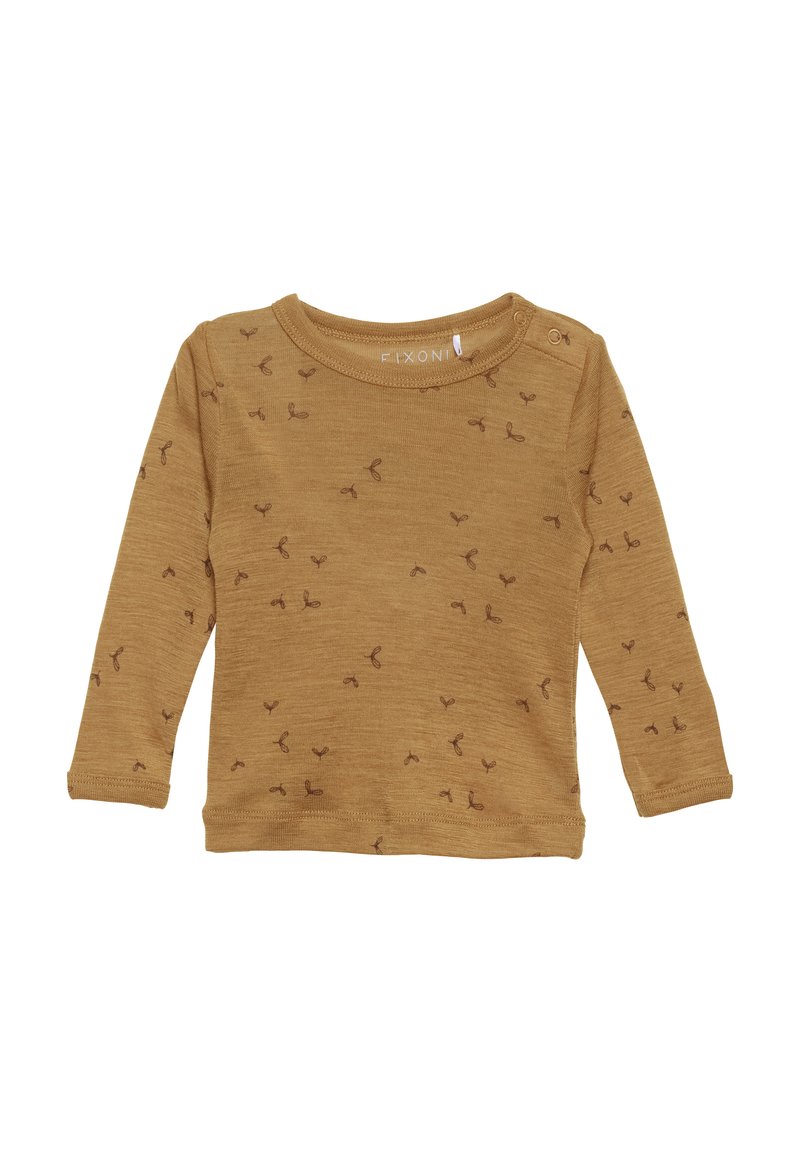 Langarmshirt in Senfgelb, aus weichem Stoff gefertigt, mit wiederholtem braunem Blättermuster und Druckknöpfen an der Schulter.