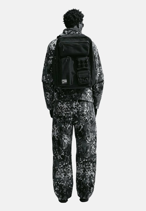 Nike Trousers - grauschwarz — foto 2