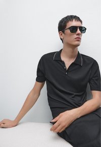 Massimo Dutti POLO NECK SHORT SLEEVE - Poloshirts - black