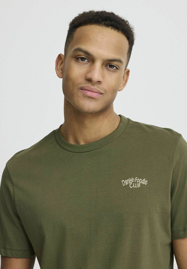 BHVIGGO - Print T-shirt - olive night2