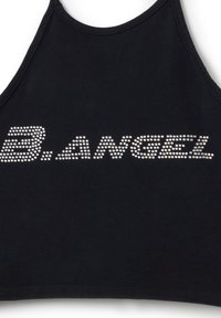 Top corto negro de tirantes, hecho de material suave, con "B.ANGEL" en strass en la parte frontal. Textura lisa, escote redondeado.
