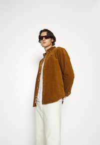 Carhartt WIP MADISON SHIRT - Camisa - tawny