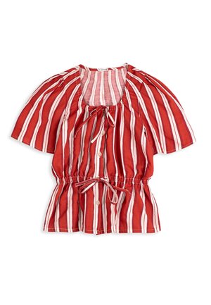 Blouse à manches courtes à rayures verticales rouges et blanches, avec boutons sur le devant, cordon de serrage au niveau du col et de la taille, et détails de tissu froncé.