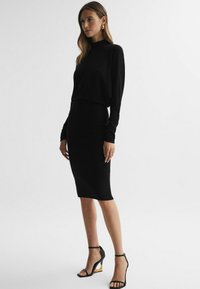 Reiss Etuikleid - black