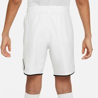 Witte sportshorts met een zwarte zoom, elastische tailleband en zijzakken, gemaakt van een lichte, gladde stof.